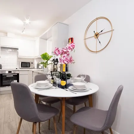 Minsters Reach One - Uk2746